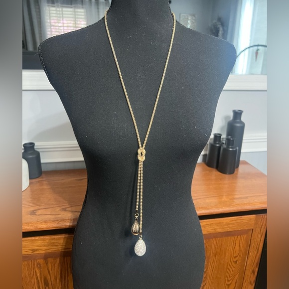 NWT- Elegant Gold and Silver Pendant Necklace - Picture 1 of 3